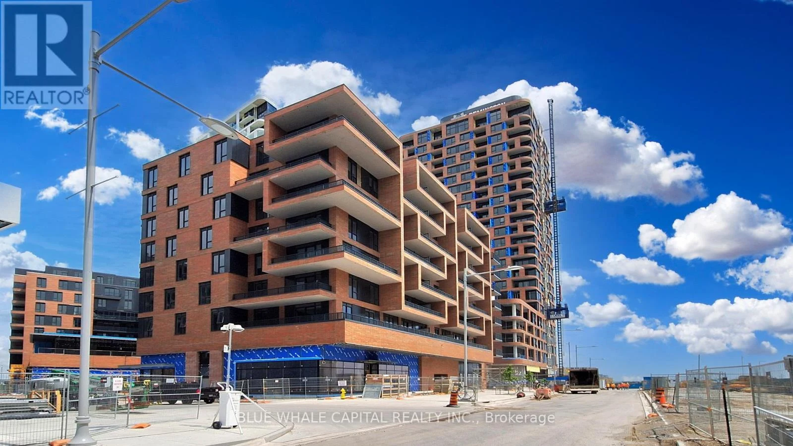 704–38 Simcoe Promenade
